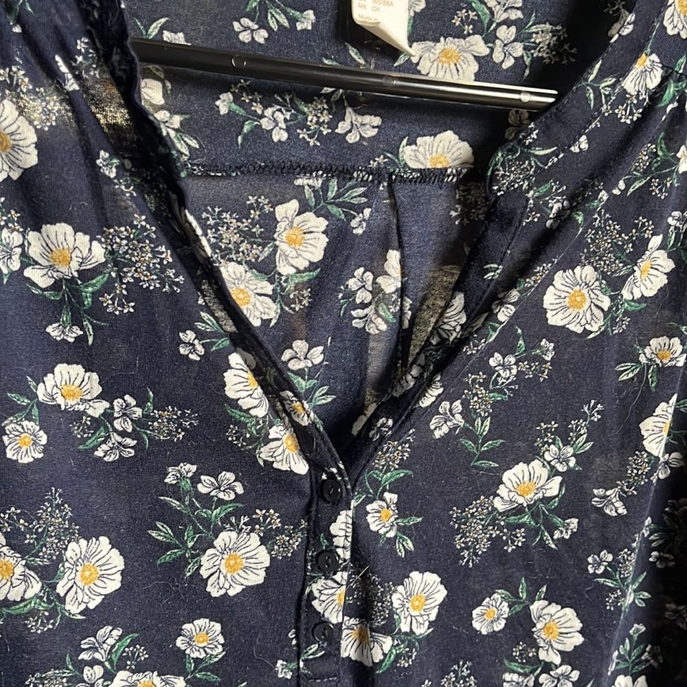 H&M blouse - Picture 3 of 3